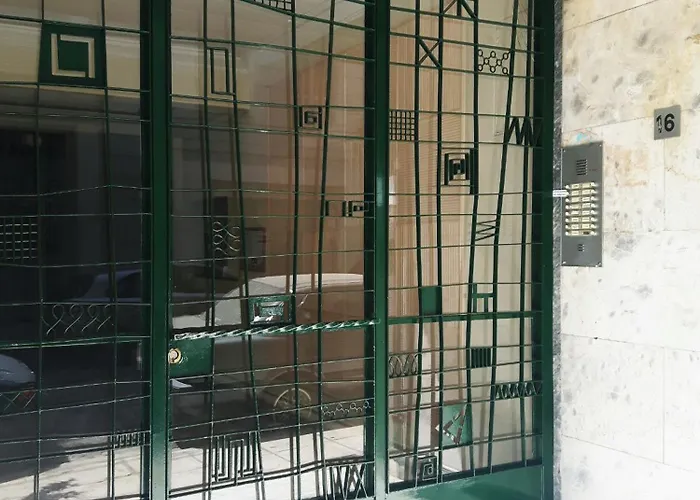 Prime Location 2 Bedroom Apt Next To The Acropolis